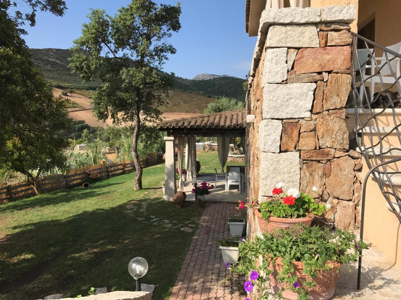 Il Giardino Di Daniela Apartments San Teodoro  Exterior photo